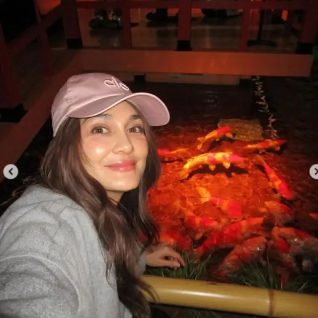Luna Maya di Kobe Jepang.  fotoL Instagram @lunamaya