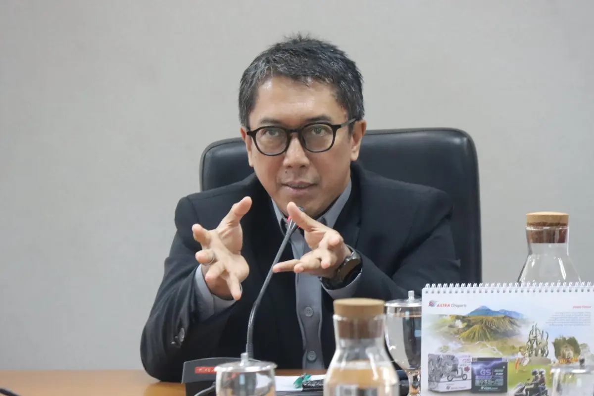 Kepala Kanwil Kemenkum DK Jakarta Baroto dengan jajaran pengurus KADIN Indonesia di Menara KADIN, Jakarta. (Istimewa)