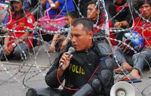 Usai sidang Aceng, warga dan polisi dzikir bersama
