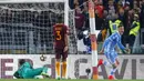 Gelandang Lazio, Sergej Milinkovic Savic, melakukan selebrasi usai mencetak gol. Pada laga tersebut AS Roma menciptakan tujuh tendangan tepat sasaran sementara Lazio hanya dua. (EPA/Angelo Carconi)