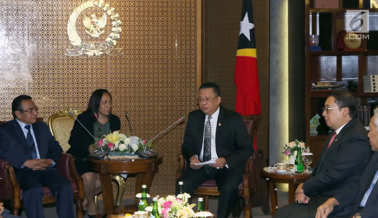 Presiden Timor Leste Francisco Guterres Lu Olo (kiri) saat pertemuan dengan Ketua DPR RI, Bambang Soesatyo di Gedung MPR/DPR RI, Jakarta, Jumat (29/6). Pertemuan untuk meningkatkan hubungan baik. (Liputan6.com/Helmi Fithriansyah)