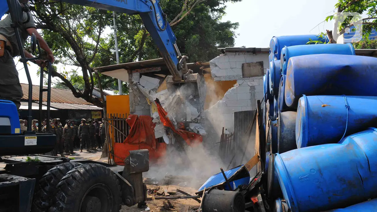penggusuraan rumah warga yang terdampak proyek sodetan