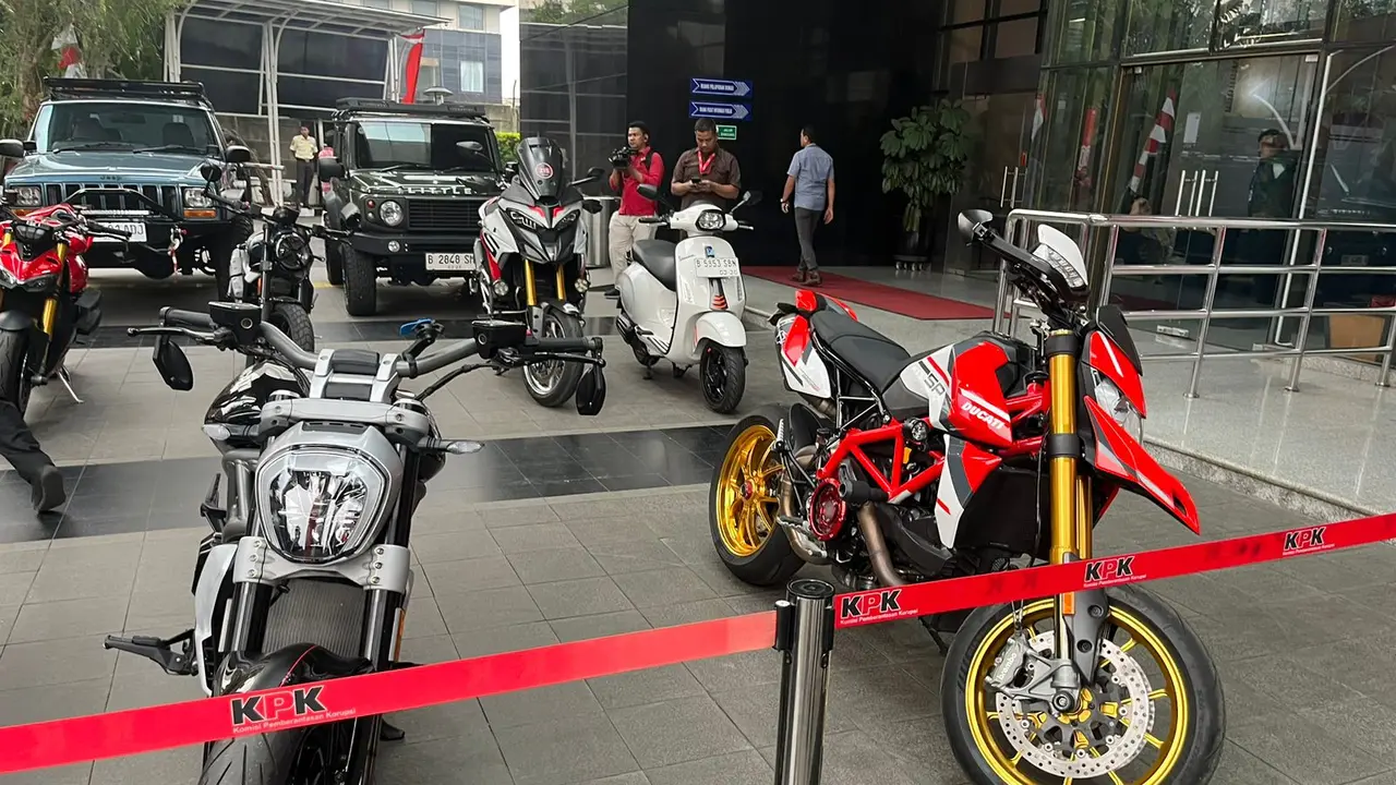 Barang Bukti OTT KPK Wamenaker Immanuel Ebenezer.