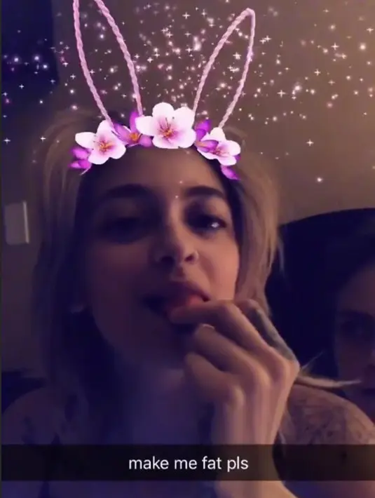 Paris Jackson memperlihatkan kemesraannya dengan Cara yang dihiasi dengan filter lucu di Instagram. (instagram/parisjackson)