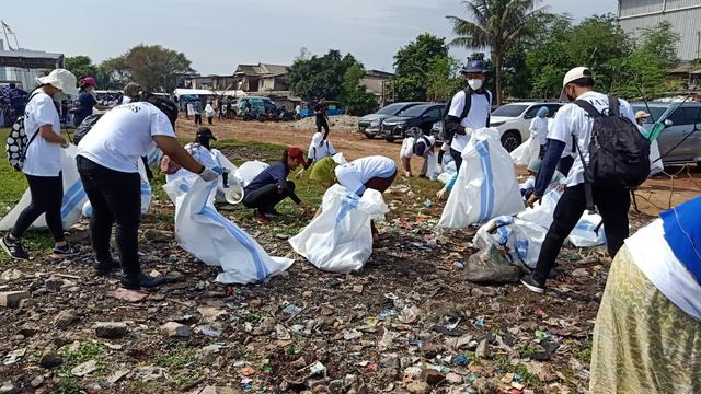 Secuplik Usaha Membangkitkan Kesadaran Pilah Sampah di Tempat Pembuangan Sampah Liar