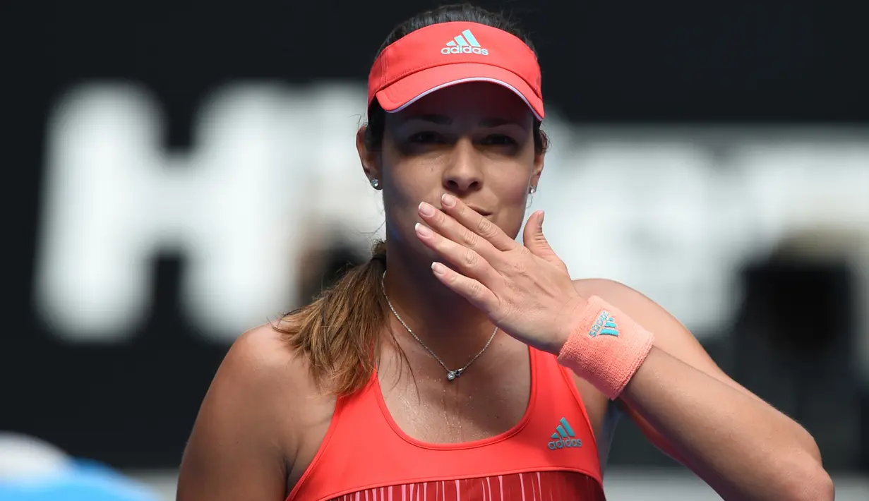 Status tersebut disandang Ivanovic selama 12 pekan. Setelah itu, petenis Serbia tersebut tak pernah lagi menjadi yang pertama hingga akhirnya berada di peringkat ke-63 dunia. (FRED DUFOUR/AFP)