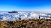 Pemandangan dari puncak gunung Merbabu. (foto: liputan6.com / pendaki.info/edhie)