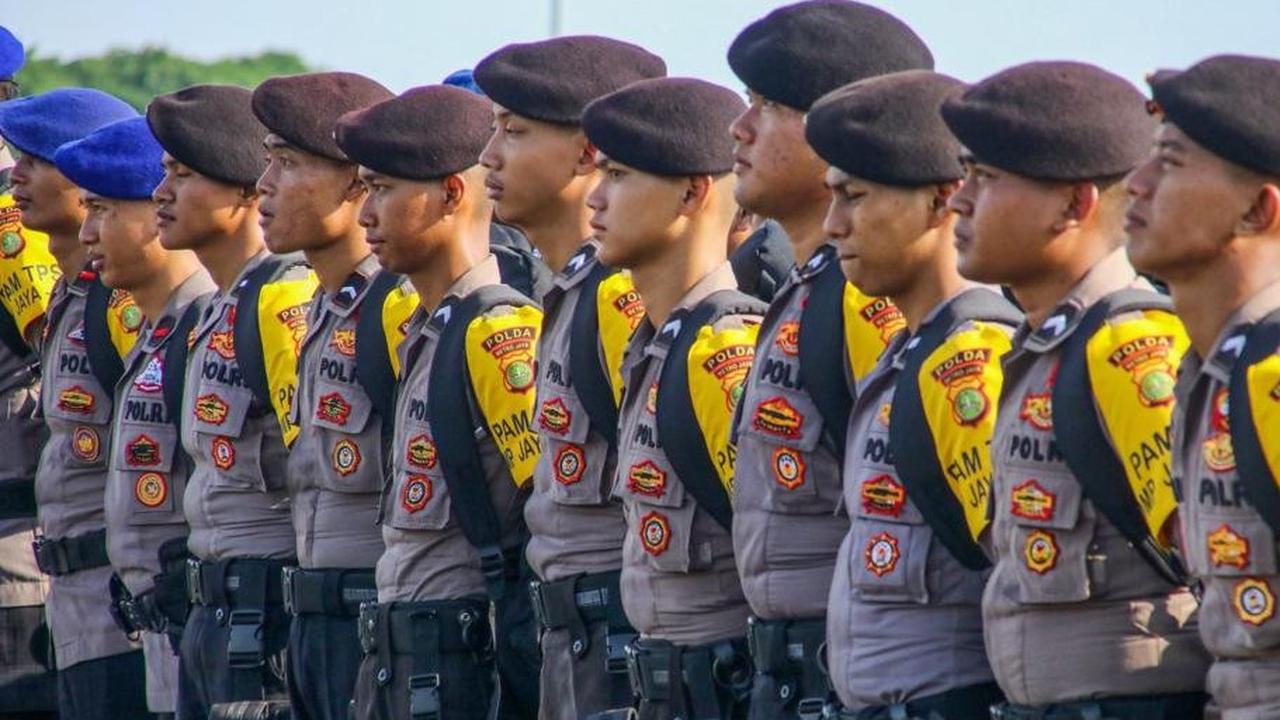 Telak Anak Presiden Pedas Kritik Polisi Makin Brutal Mudah Tarik Pistol