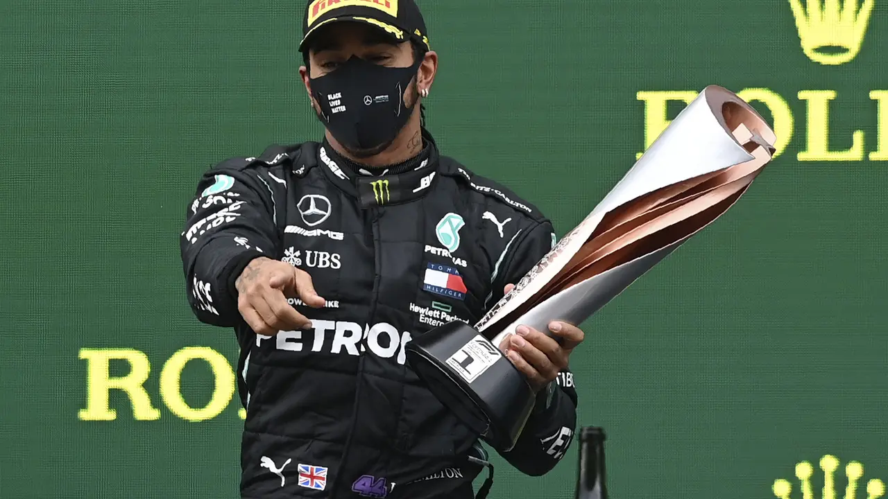 Selebrasi Lewis Hamilton saat Juara Dunia F1 2020