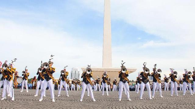 265 Personil Drum Corps Gita Jaya Wiratam Meriahkan HUT Korpri 46