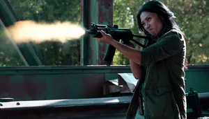 Anggun Ungkap Cerita di Balik Karambit Bersarung Batik dalam Serial Reacher Season 4