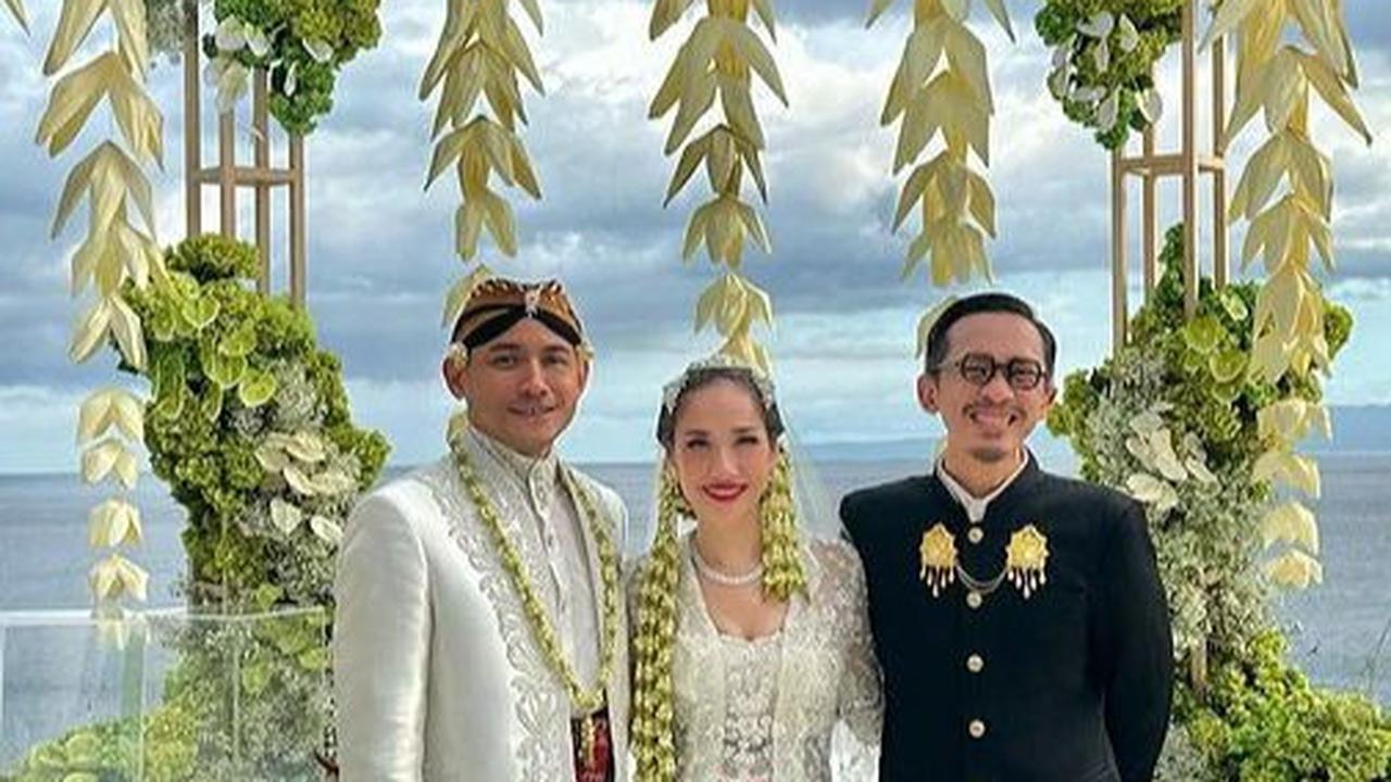 Ganteng dan Gagah! Intip 10 Gaya Aming saat Hadir di Pernikahan BCL dan Tiko, Beda Banget