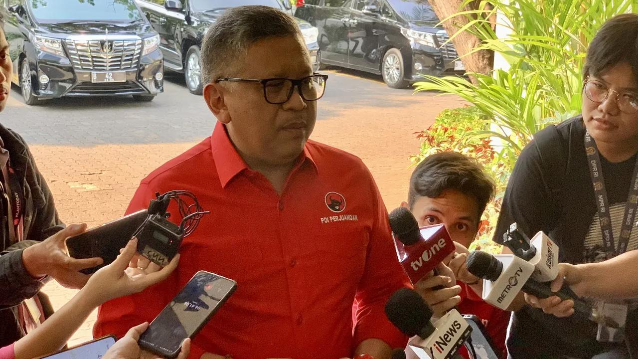 Terkait inisial cawapres Ganjar adalah sosok bernama depan M, Hasto hanya menyebut capres cawapres yang diusung PDI Perjuangan menggambarkan Indonesia.