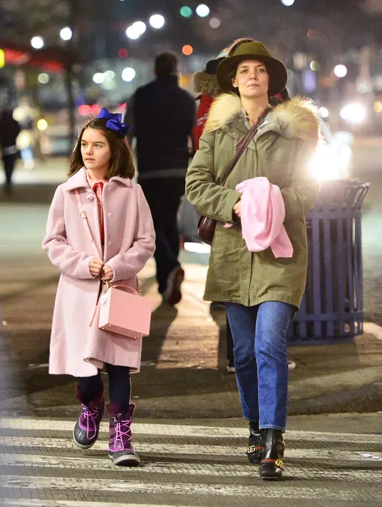 Bahkan ia tak lupa mendoakan agar pembelinya bisa menikmati hari dengan menyenangkan. (Celebzz)