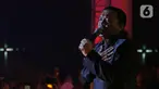 Penyanyi Didi Prasetyo atau yang lebih dikenal Didi Kempot saat tampil pada konser bertajuk "The Lord of Loro Ati" di kawasan SCBD, Jakarta, Jumat (6/12/2019). Mengawali karier sejak 1989, Didi Kempot memilih musik campursari sebagai pilihan dalam berkesenian. (Liputan6.com/Herman Zakharia)
