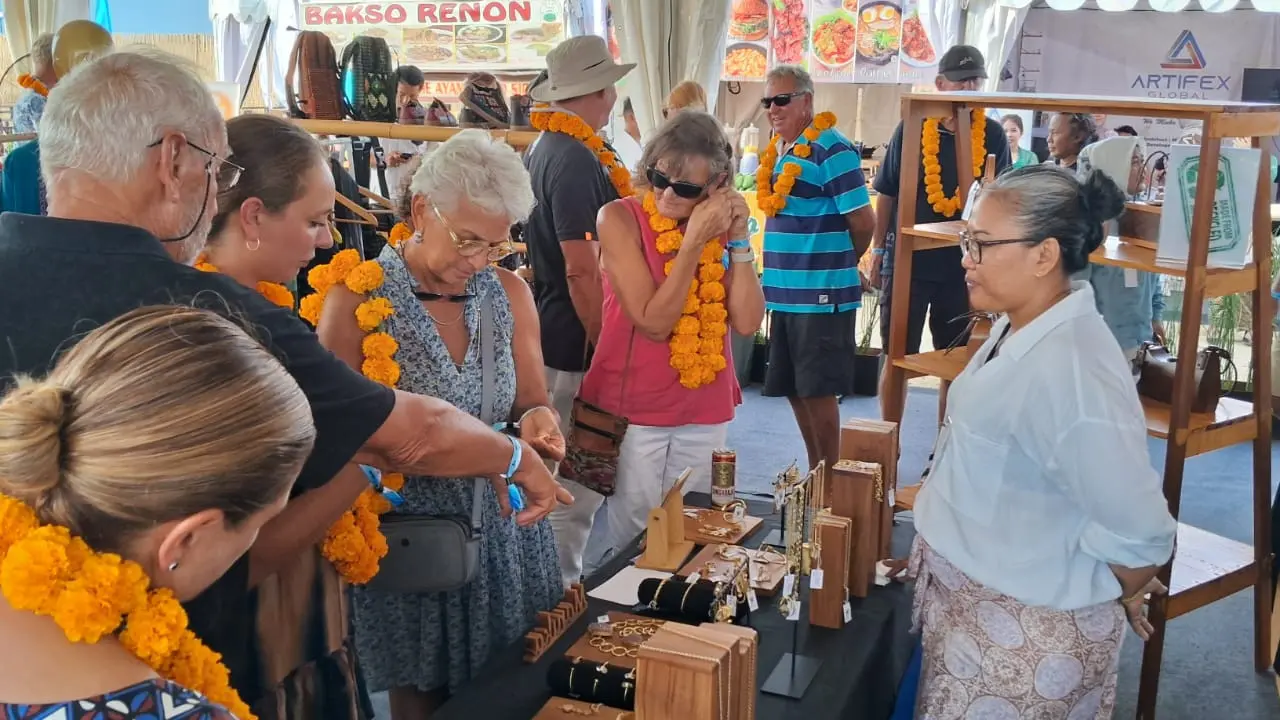 Sebanyak 20 usaha mikro, dan kecil (UMK) binaan, berpartisipasi dalam ajang Pameran Cruise Market Day yang menjadi bagian dari Sail to Indonesia 2024 (Istimewa)