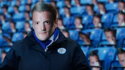 Leicester City melancarkan protesnya dengan menyiapkan topeng berwajah Jamie Vardy saat King Power Stadium menyambut Everton pada Boxing Day ini, Inggris, Senin (26/12). (REUTERS/ Carl Recine)