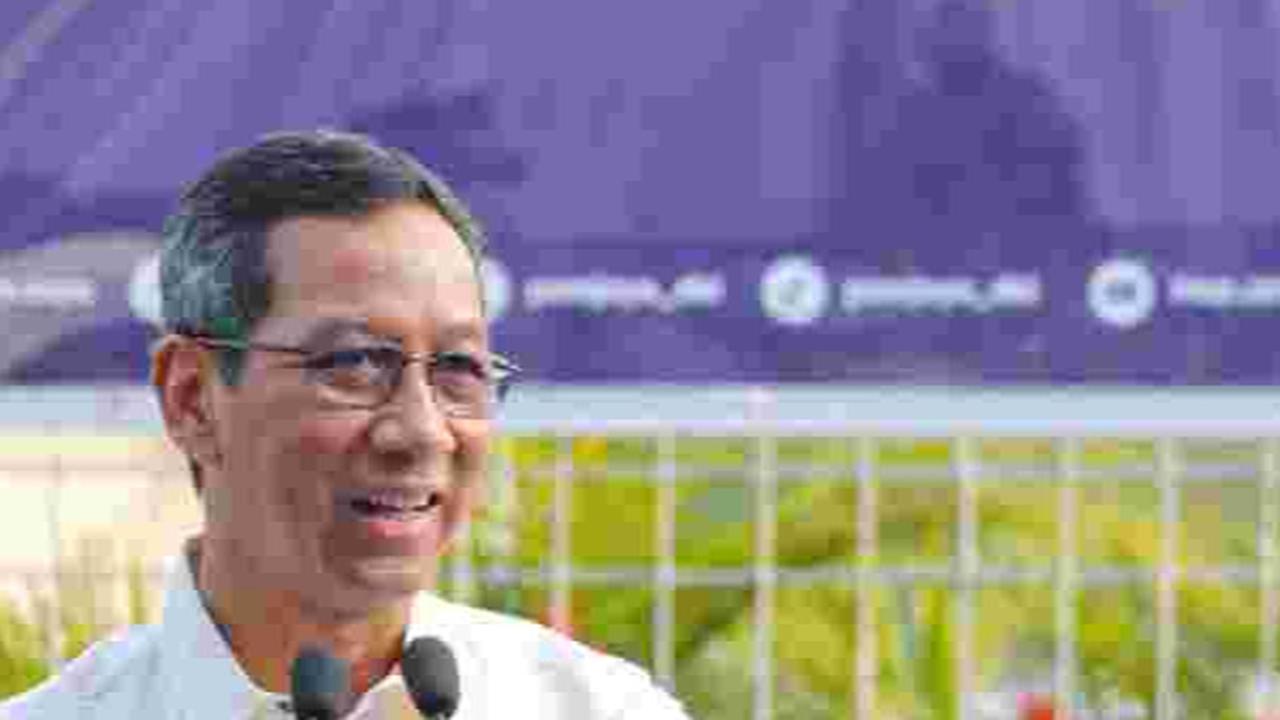 Tinjau Gereja Katedral, Heru Budi Ucapkan Selamat Natal Pakai Pantun