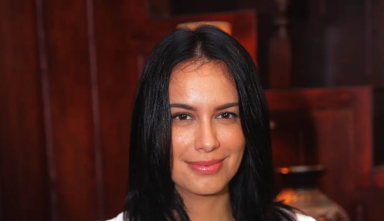 Lantas apa menu favorit mantan istri Indra Lesmana itu saat Hari Raya Idul Fitri. Ia mengaku sangat menyukai daging yang dimasak gulai. (Andy Masela/Bintang.com)