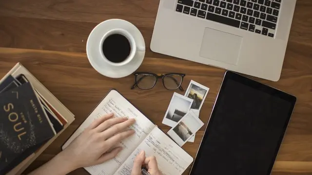 Jumlah Kata Sebanyak 4-6 Kata per Baris