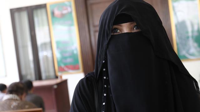 Indadari Mantan Istri Caisar Yks Ngaku Kena Pelet Dan Sihir Badan Biru Serta Ada Luka Bekas Cakar Showbiz Liputan6 Com