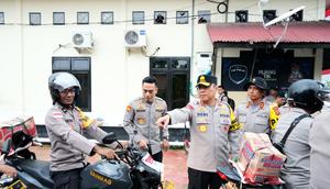 Polri ikut berupaya menindaklanjuti dampak bencana banjir bandang dan longsor yang melanda sejumlah wilayah di Sumatera Barat, Aceh dan Sumatera Utara. (Foto: Humas Polri)