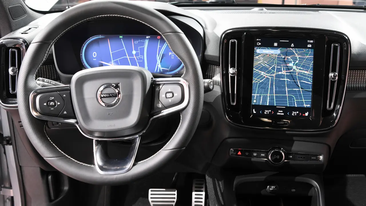 Mobil Listrik Perdana Volvo
