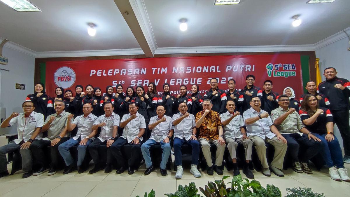 Ketua Umum PBVSI Imam Sudjarwo Lepas Timnas Voli Putri yang Akan Berlaga di SEA V League 2025