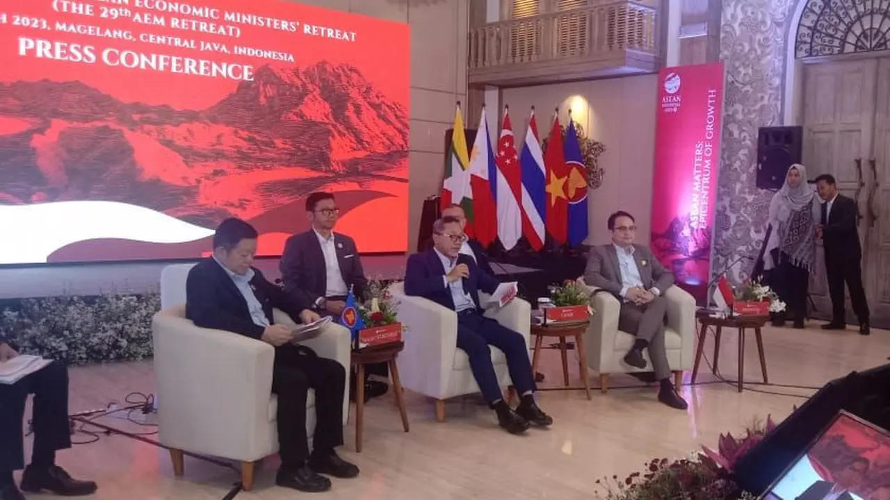 Menteri Perdagangan (Mendag) Zulkifli Hasan bersyukur karenasukses menggelar pertemuan Menteri Ekonomi ASEAN, atau ASEAN Economic Ministers (AEM) Retreat ke-29. Rangkaian acara itu digelar di Kabupaten Magelang, Jawa Tengah, 20-22 Maret 2023.