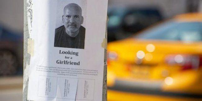 Pamflet yang disebarnya di penjuru kota.