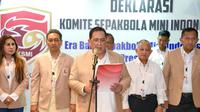 Jajaran pengurus Komite Sepak Bola Mini Indonesia, saat menggelar acara deklrasi beberapa waktu lalu. KSMI berjanji menjadi bagian dari proses pengembangan mini soccer di Indonesia. (Ist KSMI)
