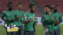 Senyum Zulham Zamrun dan Stefano Lilipaly saat sesi uji coba di Stadion Rajamangala, Thailand, (16/12/2016). (Bola.com/Vitalis Yogi Trisna)
