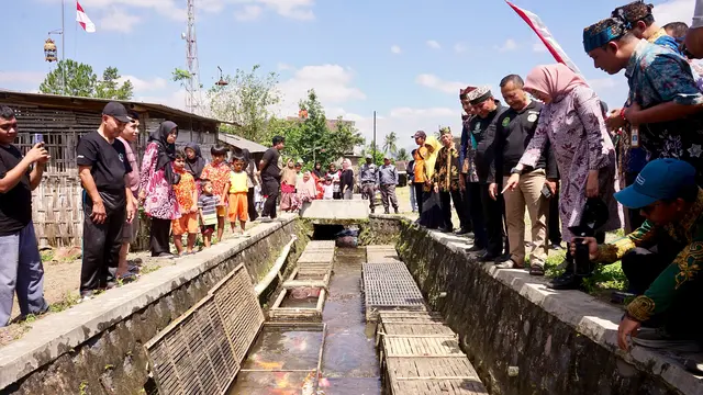 Bupati Ipuk Ngantor 3 Desa Kecamatan Glenmore, Fokus Benahi Infrastruktur dan Dukung Pertanian