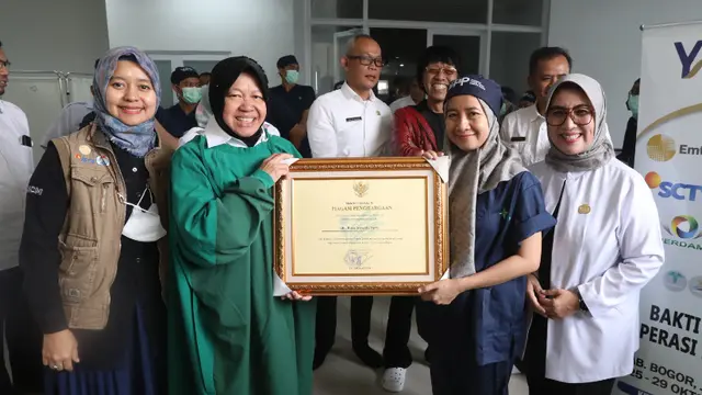 Mensos Risma: Keterlambatan Operasi Katarak Picu Disabilitas Netra dan Turunkan Produktivitas. Foto: Kemensos.