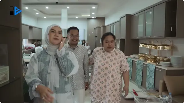 6 Potret Ruang Makan di Rumah Irish Bella, Klasik Modern dan Sentuhan Homey