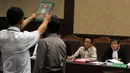 Terdakwa korupsi dan pemerasan di Kemenbudpar dan Kementerian ESDM Jero Wacik Saat menjalani Persidangan lanjutan di Pengadilan Tipikor, Jakarta Pusat, Kamis (3/12). (Liputan6.com/Helmi Afandi)