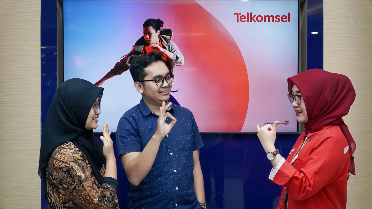 Telkomsel hadirkan layanan pelanggan khusus teman tuli di 19 titik GraPARI yang tersebar di seluruh Indonesia (Telkomsel)
