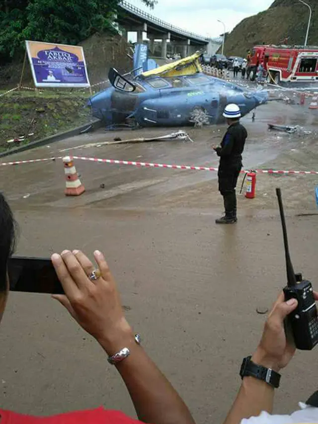 Helikopter Milik PT IMIP Jatuh di Area Tambang