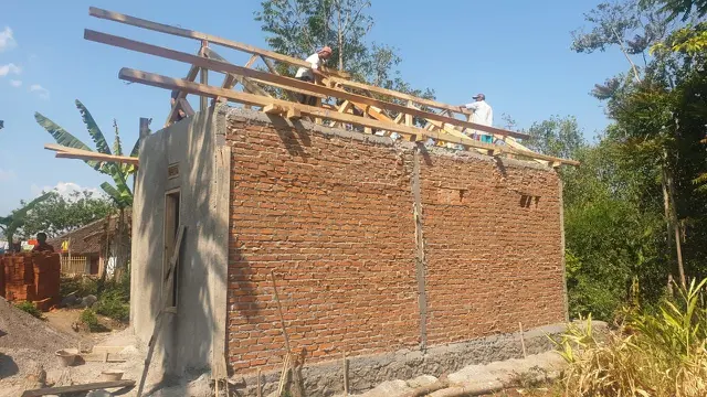 Bantuan Stimulan Perumahan Swadaya (BSPS) atau bedah rumah menjadi salah satu primadona bagi Pemda untuk meningkatkan kualitas RTLH masyarakat di daerah.