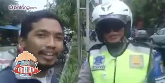 Sebagai pengguna jalan kamu harus tahu hak - hak dan kewajiban kamu, biar enggak bikin malu saat di razia.