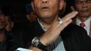 Mantan Kasau Marsekal (Purn) Agus Supriatna menjawab pertanyaan wartawan usai menjalani pemeriksaan di gedung KPK, Jakarta, Rabu (6/6). Agus Supriatna diperiksa sebagai saksi untuk tersangka Irfan Kurnia. (Merdeka.com/Dwi Narwoko)