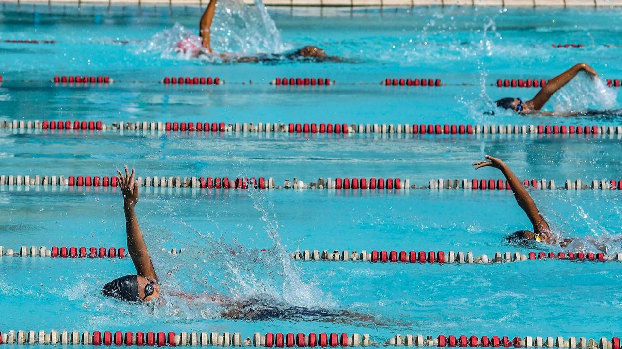 Semangat Murid SD Bertanding Renang dalam Olimpiade Olahraga Siswa Nasional