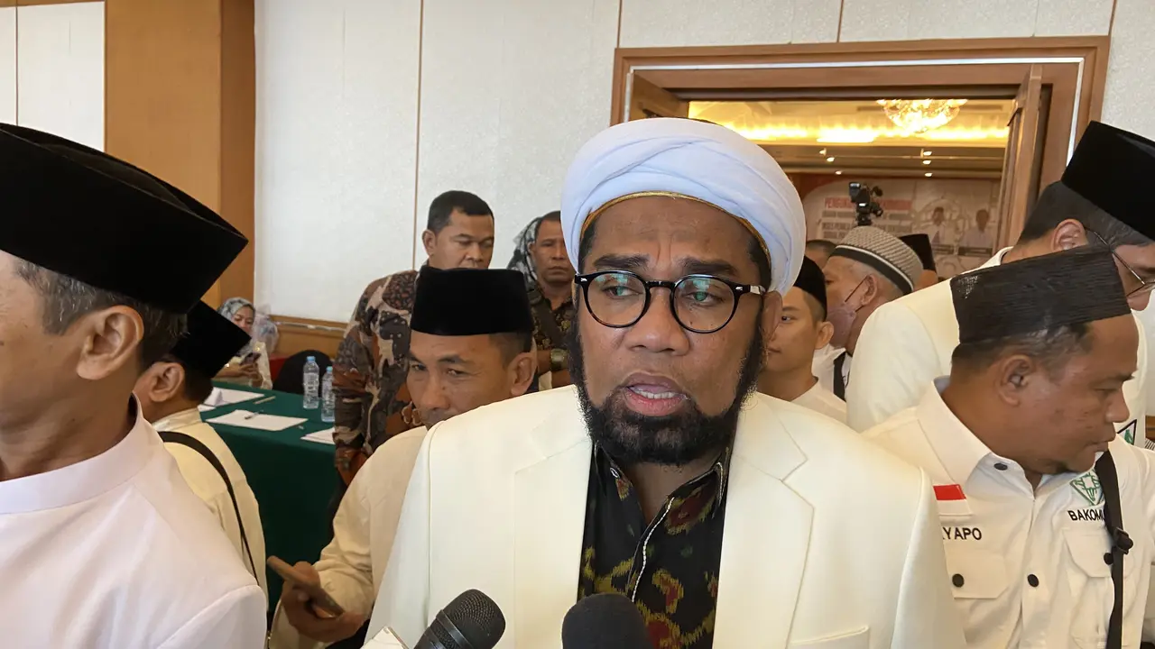 Pengurus Pusat Badan Koordinasi Mubaligh se-Indonesia (PP Bakomubin) kembali mengukuhkan Ali Mochtar Ngabalin sebagai ketua umum umumnya.