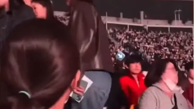 V BTS - Jennie BLACKPINK