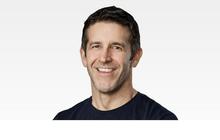 Era Baru Apple Dimulai, John Ternus Gantikan Tim Cook sebagai CEO, Siapa Dia?