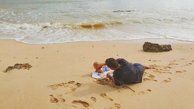 Momen Hamish Daud saat Bersama Putrinya Zalina, Papa Muda Idaman (sumber:Instagram/hamishdw)