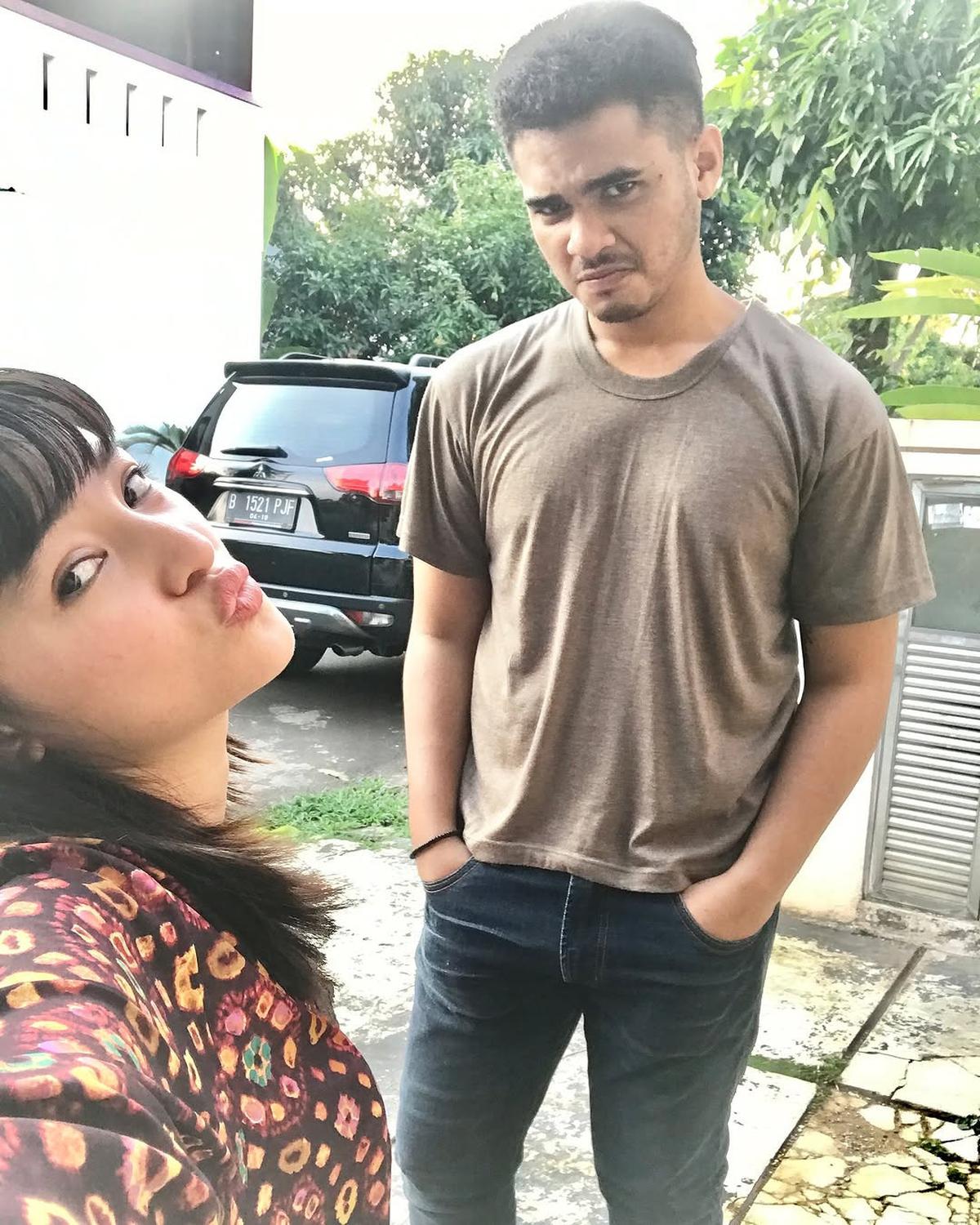 8 Potret Marshanda Bareng Adik Lelakinya dari Waktu Ke Waktu, Salfok Wajah Gak Banyak Berubah
