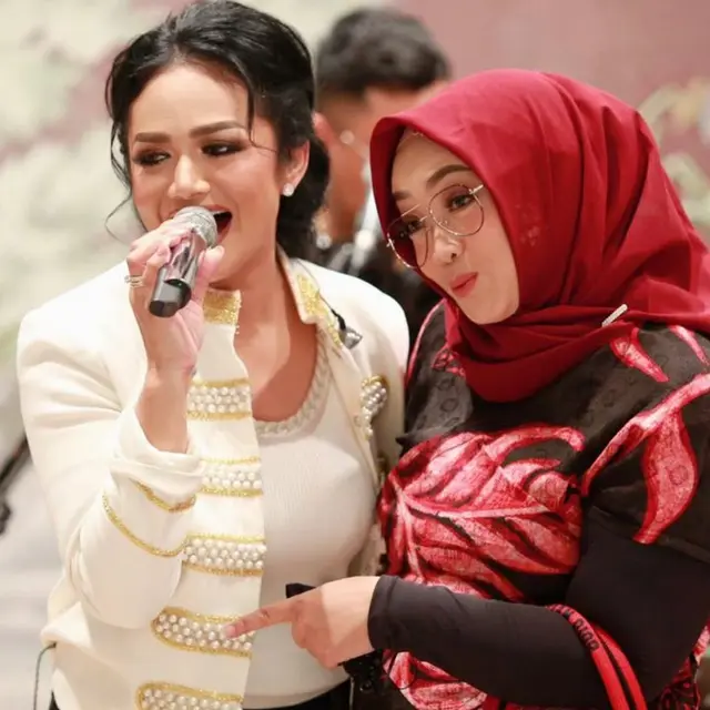 10  Potret Kenangan Rina Guanwan Bareng Selebriti Sebelum Meninggal, Dikenal Ramah