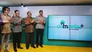 Presdir & CEO Indosat Ooredoo Alexander Rusli (kedua kanan) dan CEO Mataharimall.com Hadi Wenas (kiri) saat peluncuran aplikasi Dompetku+ di Jakarta, Senin (14/3). (Liputan6.com/Angga Yuniar)