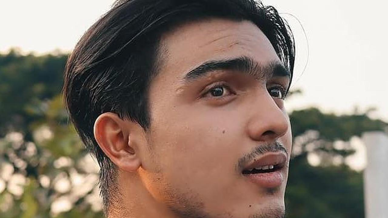 Punya paras rupawan, tak sedikit warganet yang gagal fokus dengan sosok kakak Beby Tsabina.